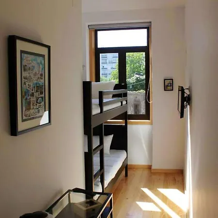 Spacious House In + Garden * Oporto