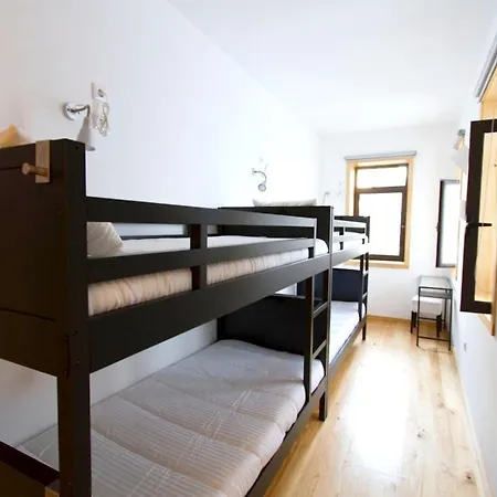 Spacious House In + Garden