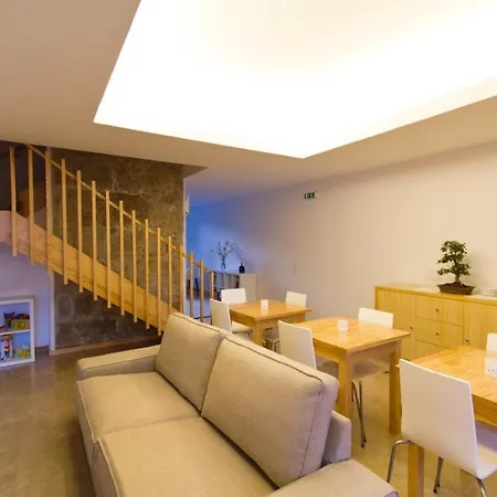 Spacious House In + Garden Oporto