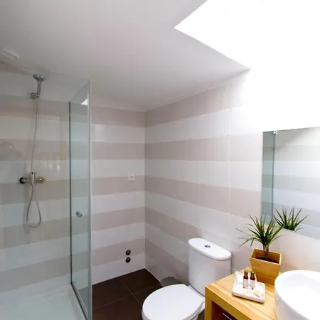 Spacious House In + Garden *